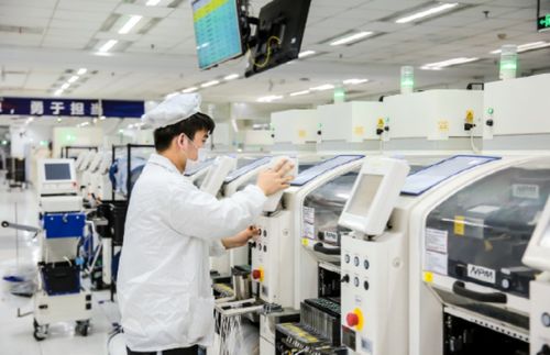 從“指尖代碼”到“車間轟鳴” 走訪合肥制造工廠，探尋00后技工選擇背后的時(shí)代邏輯